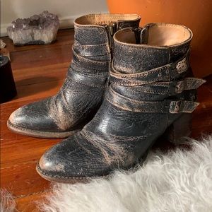 Heeled Booties Leather black distressed Bed Stu